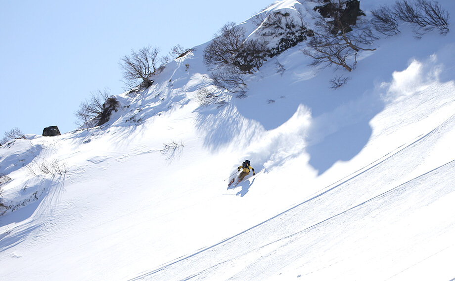 バックカントリースキー・スノーボードツアー